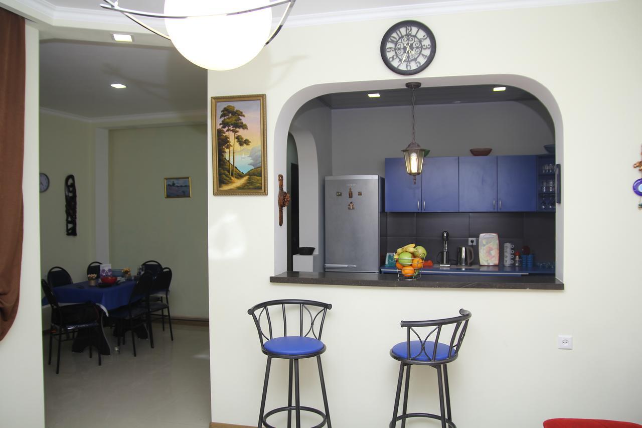 Guesthouse Different Tbilisi Ngoại thất bức ảnh