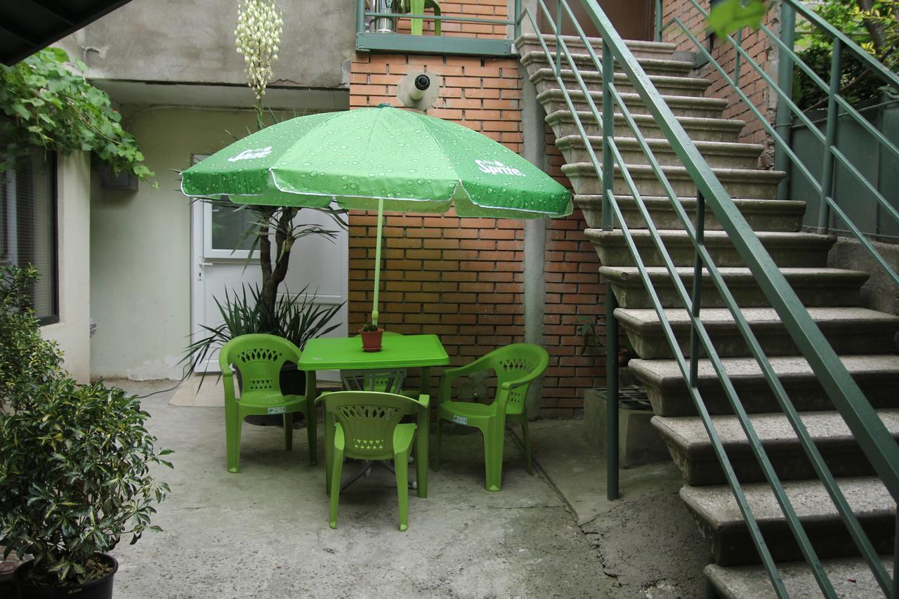Guesthouse Different Tbilisi Ngoại thất bức ảnh