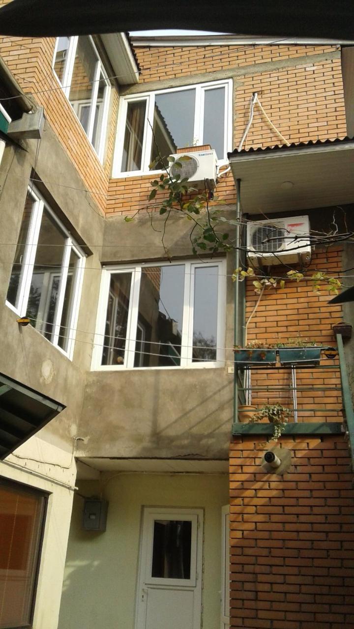Guesthouse Different Tbilisi Ngoại thất bức ảnh