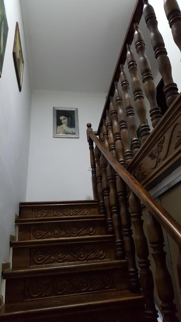 Guesthouse Different Tbilisi Ngoại thất bức ảnh