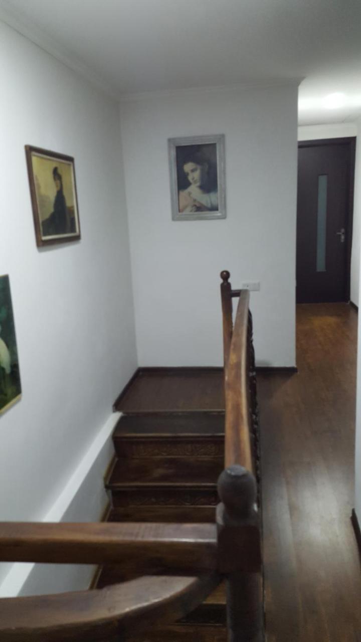 Guesthouse Different Tbilisi Ngoại thất bức ảnh