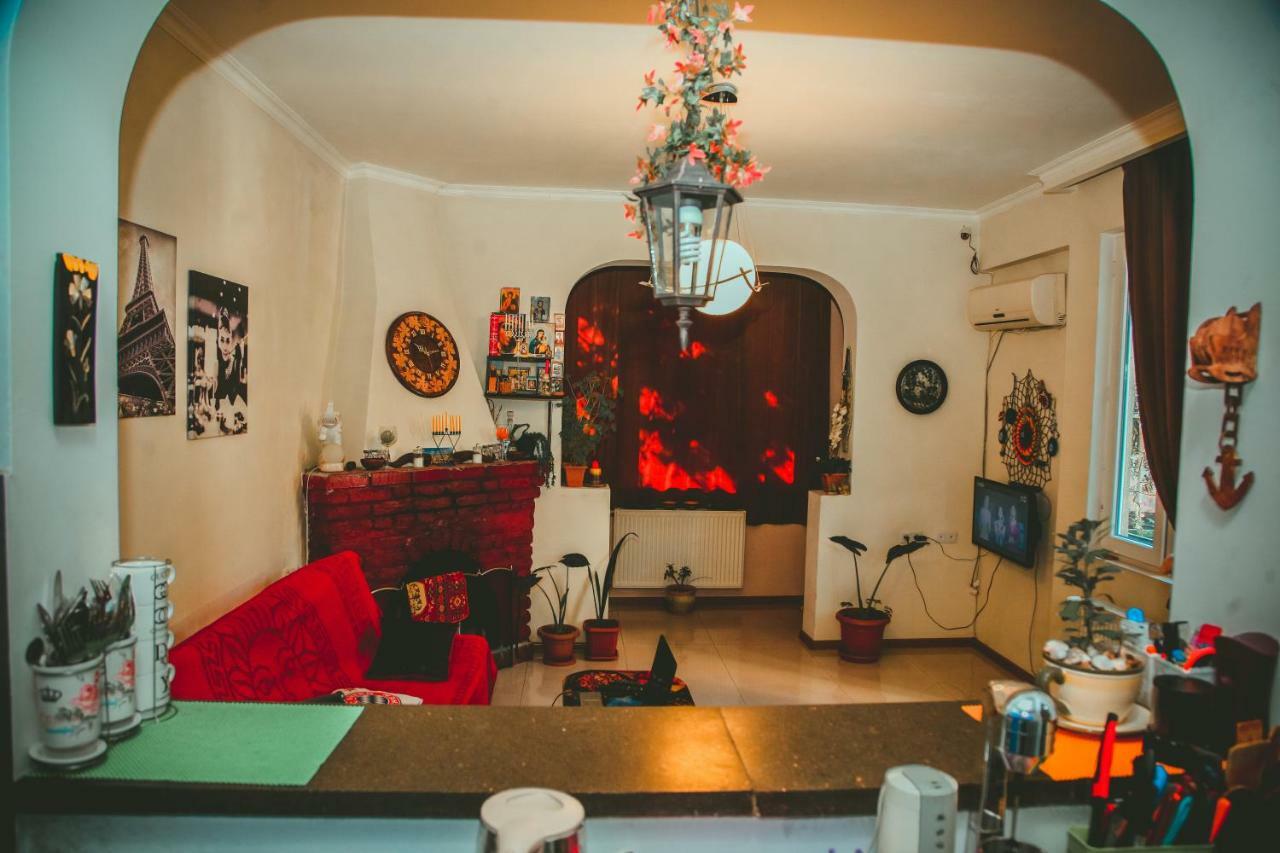 Guesthouse Different Tbilisi Ngoại thất bức ảnh