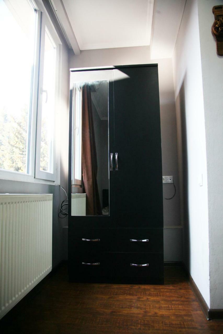 Guesthouse Different Tbilisi Ngoại thất bức ảnh