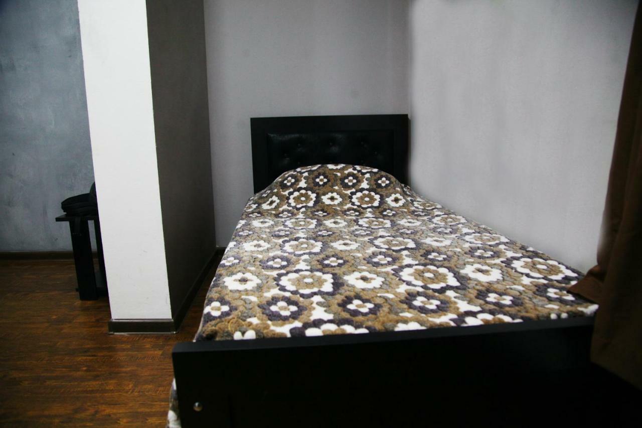 Guesthouse Different Tbilisi Ngoại thất bức ảnh