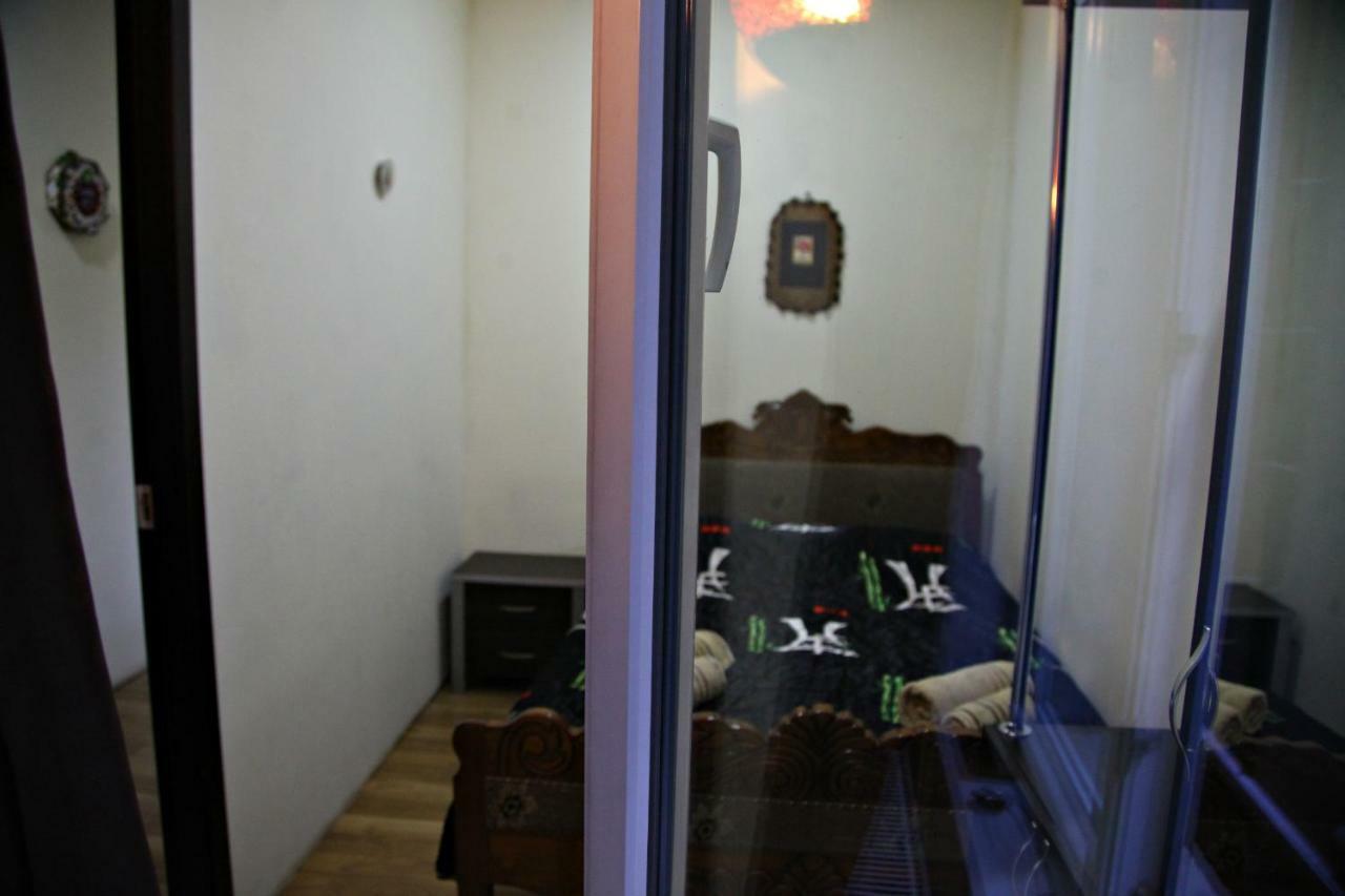 Guesthouse Different Tbilisi Ngoại thất bức ảnh