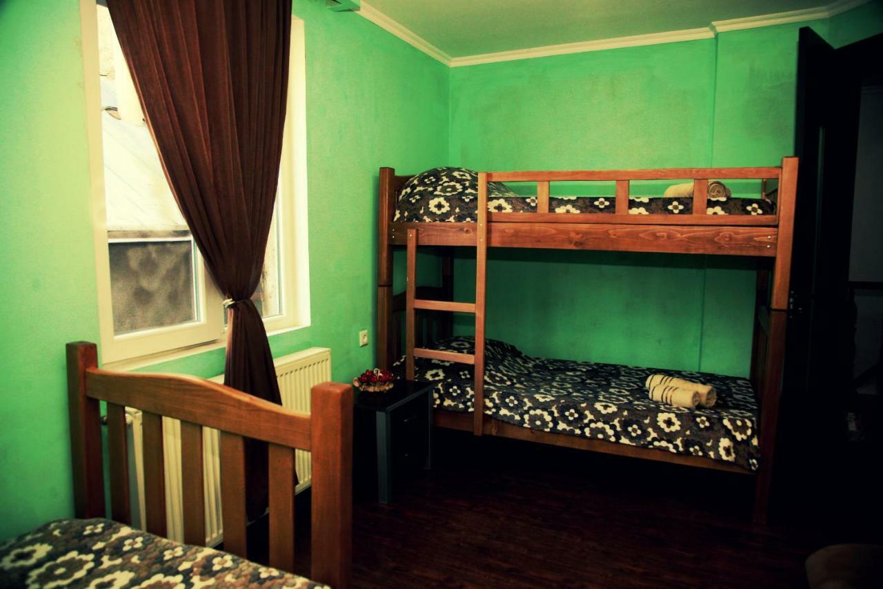 Guesthouse Different Tbilisi Ngoại thất bức ảnh