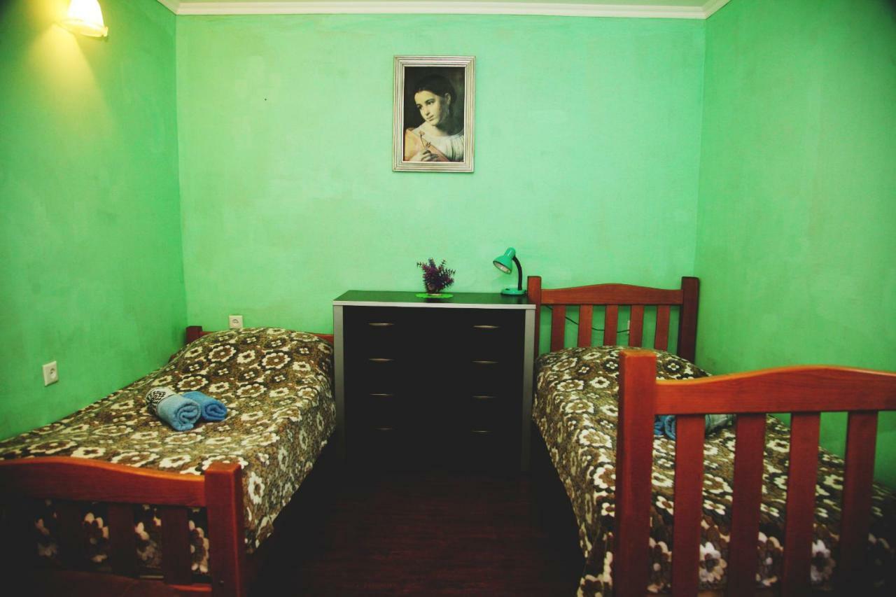 Guesthouse Different Tbilisi Ngoại thất bức ảnh