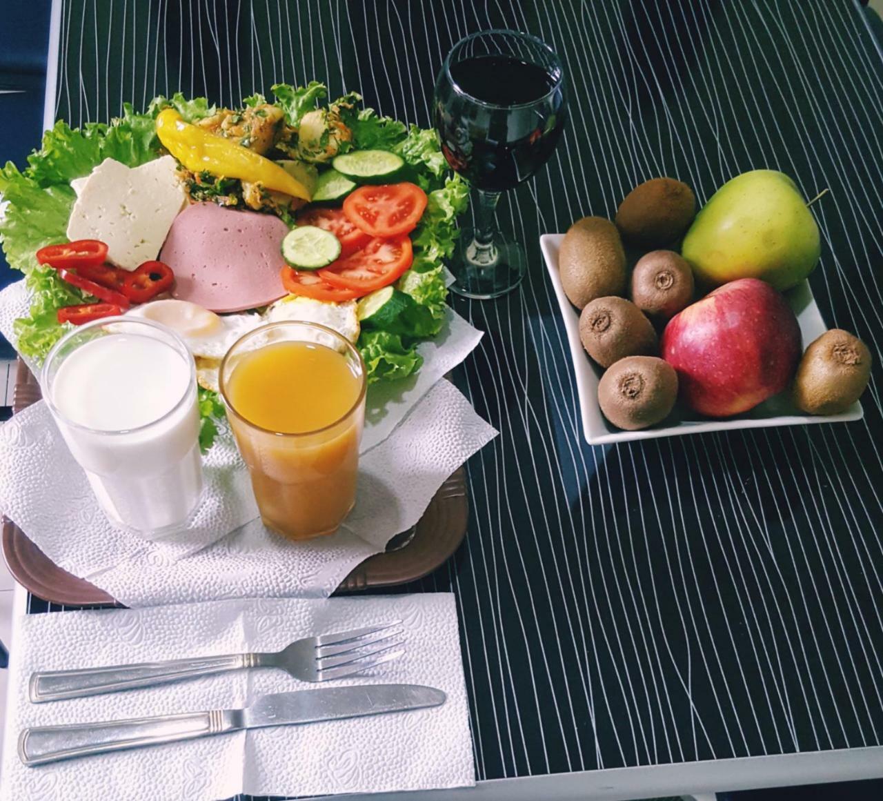 Guesthouse Different Tbilisi Ngoại thất bức ảnh