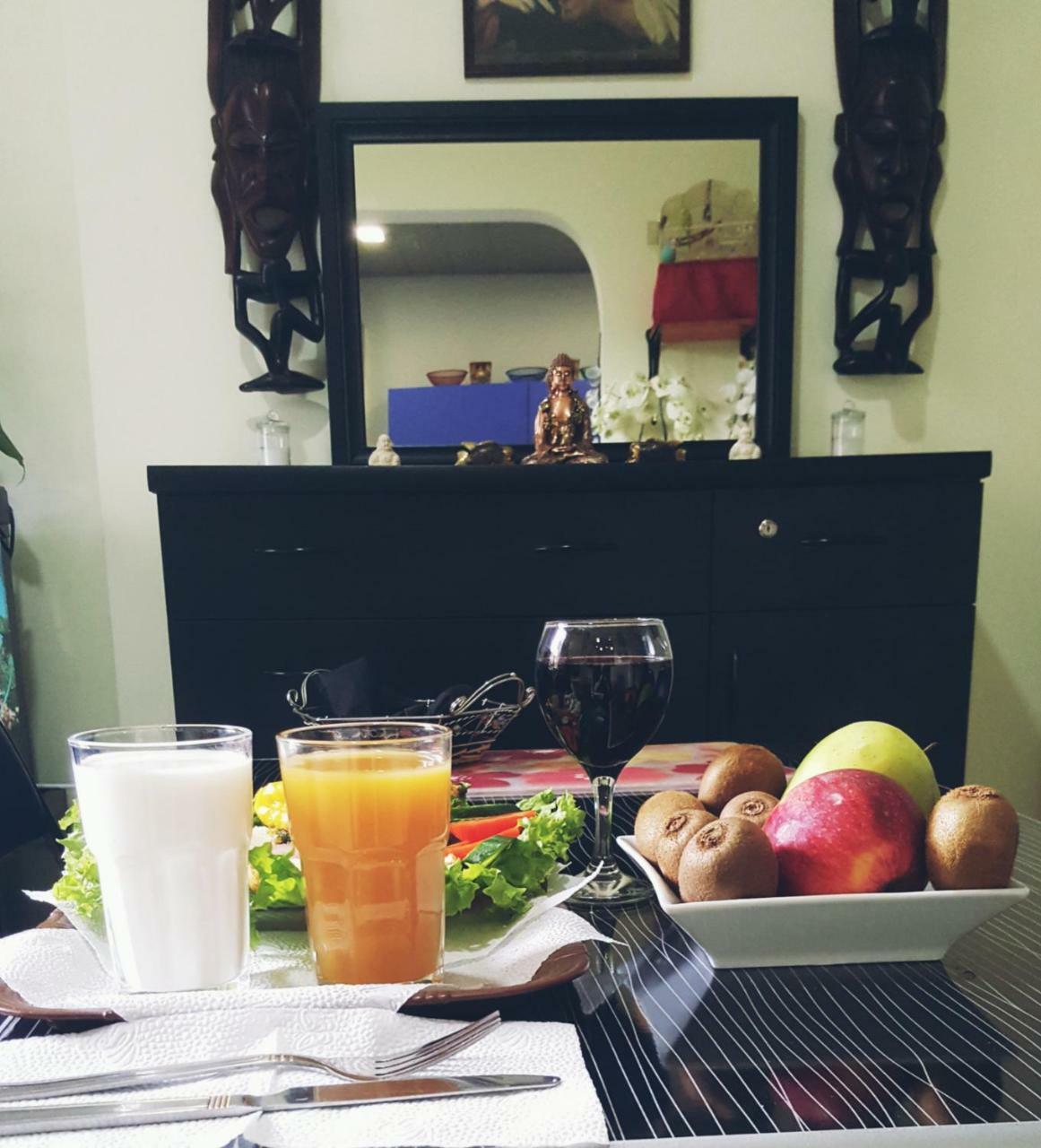 Guesthouse Different Tbilisi Ngoại thất bức ảnh