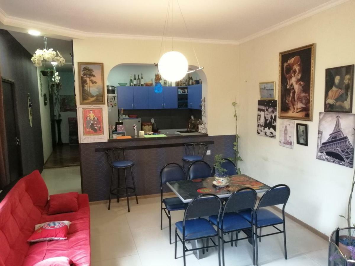 Guesthouse Different Tbilisi Ngoại thất bức ảnh