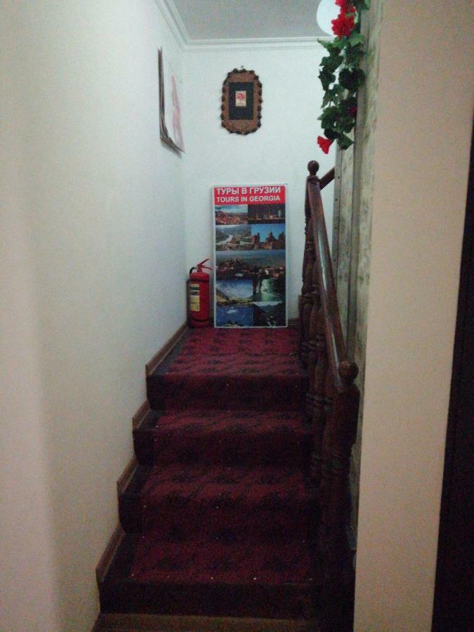 Guesthouse Different Tbilisi Ngoại thất bức ảnh