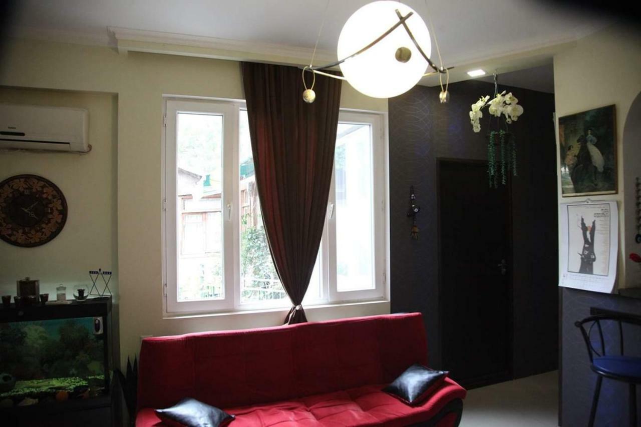 Guesthouse Different Tbilisi Ngoại thất bức ảnh
