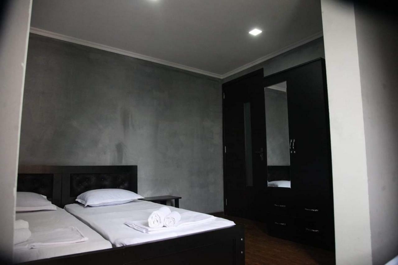 Guesthouse Different Tbilisi Ngoại thất bức ảnh