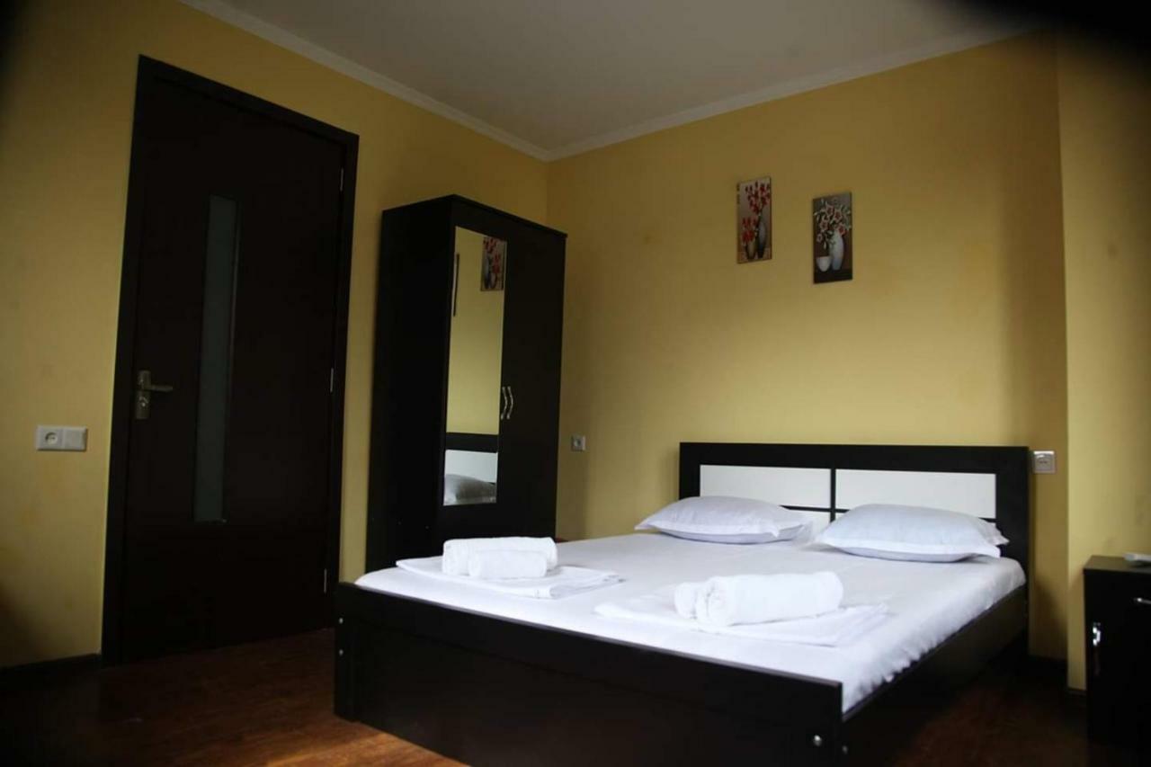 Guesthouse Different Tbilisi Ngoại thất bức ảnh