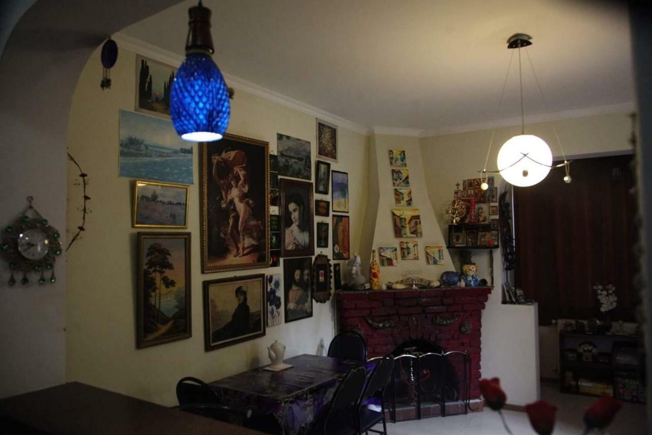 Guesthouse Different Tbilisi Ngoại thất bức ảnh