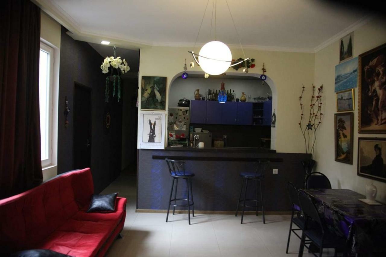 Guesthouse Different Tbilisi Ngoại thất bức ảnh