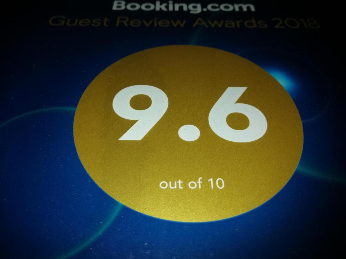 Guesthouse Different Tbilisi Ngoại thất bức ảnh